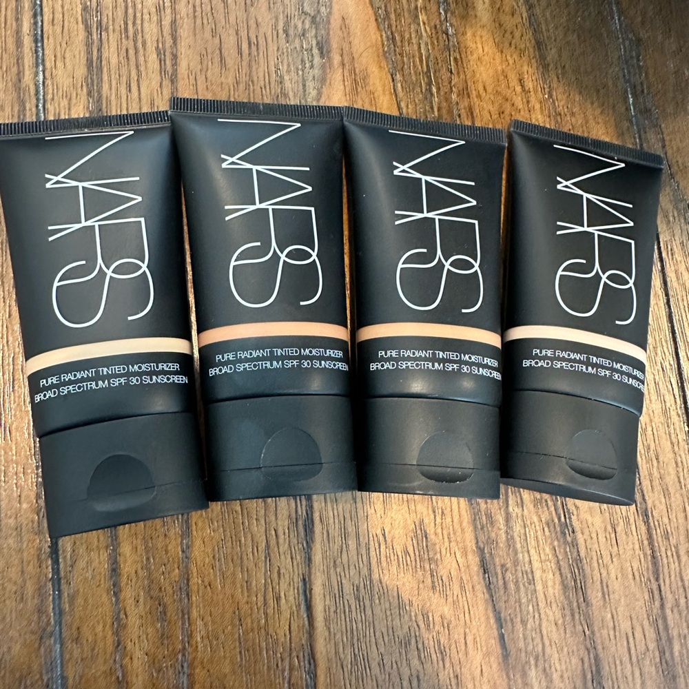 NARS tinted mostrizuer
